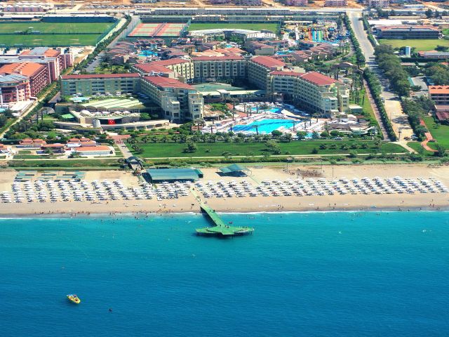 exterior_at_the_Silence_beach_hotel