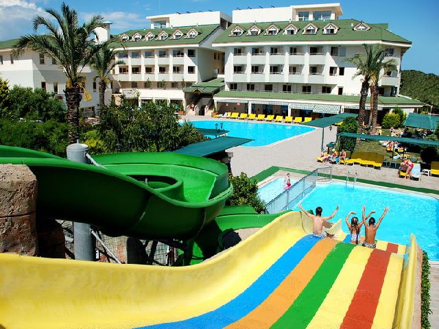 pool1852_AT_THE_side_breeze_hotel